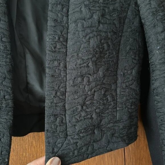 BCBG MAXAZRIA Cropped Quilted Blazer - Picture 3 of 4